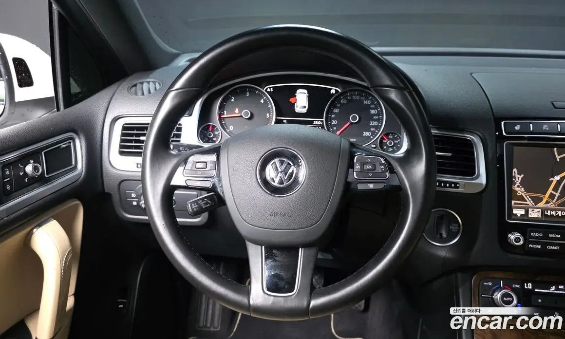 Volkswagen Touareg 2015 3.0 автомат (гидро), фото 13