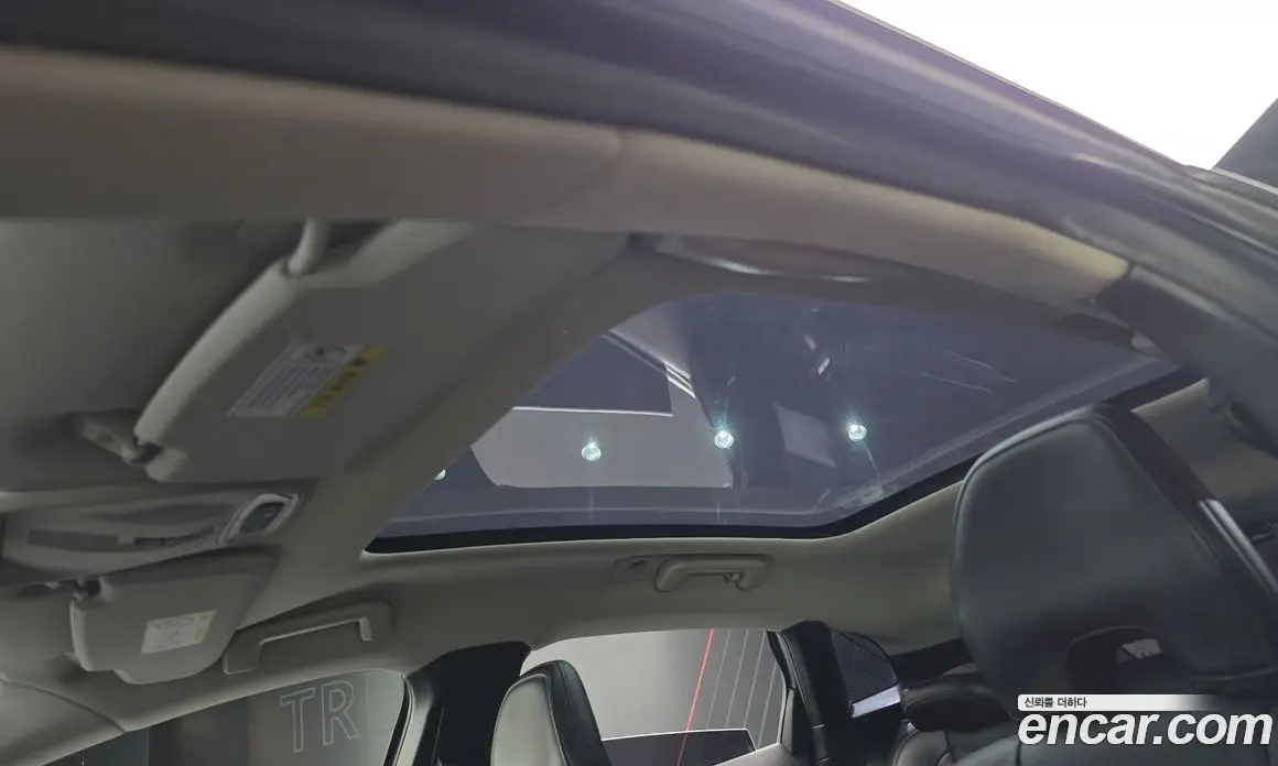 Volvo V40 2017 2.0 автомат (гидро), фото 15
