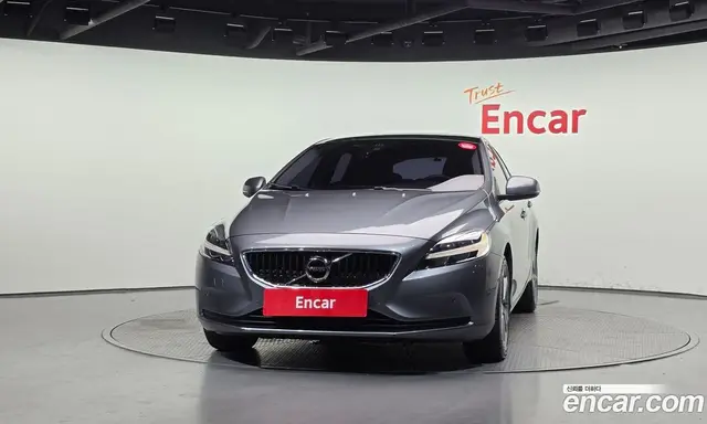 Volvo V40 2017 2.0 автомат (гидро), миниатюра 3