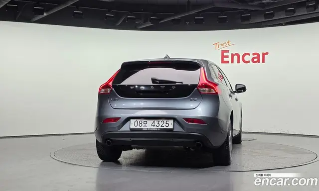 Volvo V40 2017 2.0 автомат (гидро), миниатюра 4