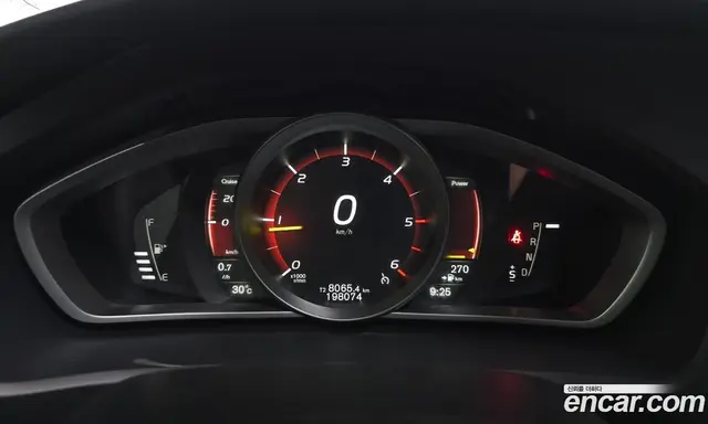 Volvo V40 2017 2.0 автомат (гидро), миниатюра 8