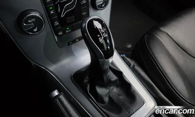 Volvo V40 2017 2.0 автомат (гидро), миниатюра 9