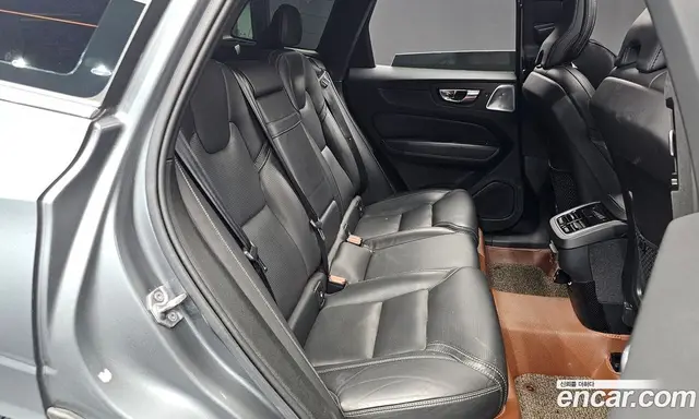 Volvo XC60 2018 2.0 автомат (гидро), миниатюра 11