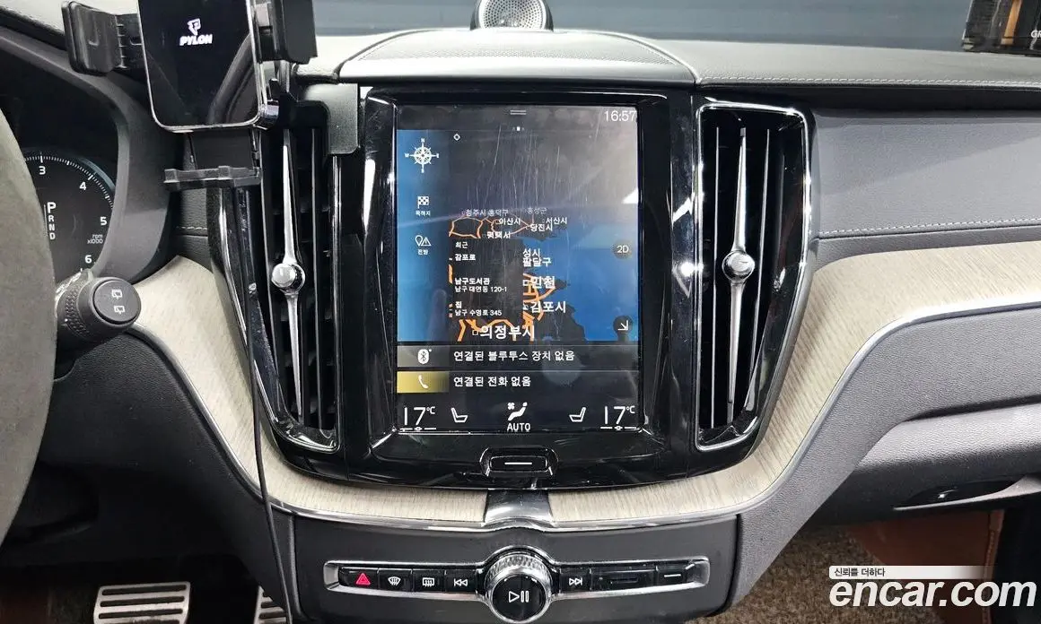 Volvo XC60 2018 2.0 автомат (гидро), фото 13