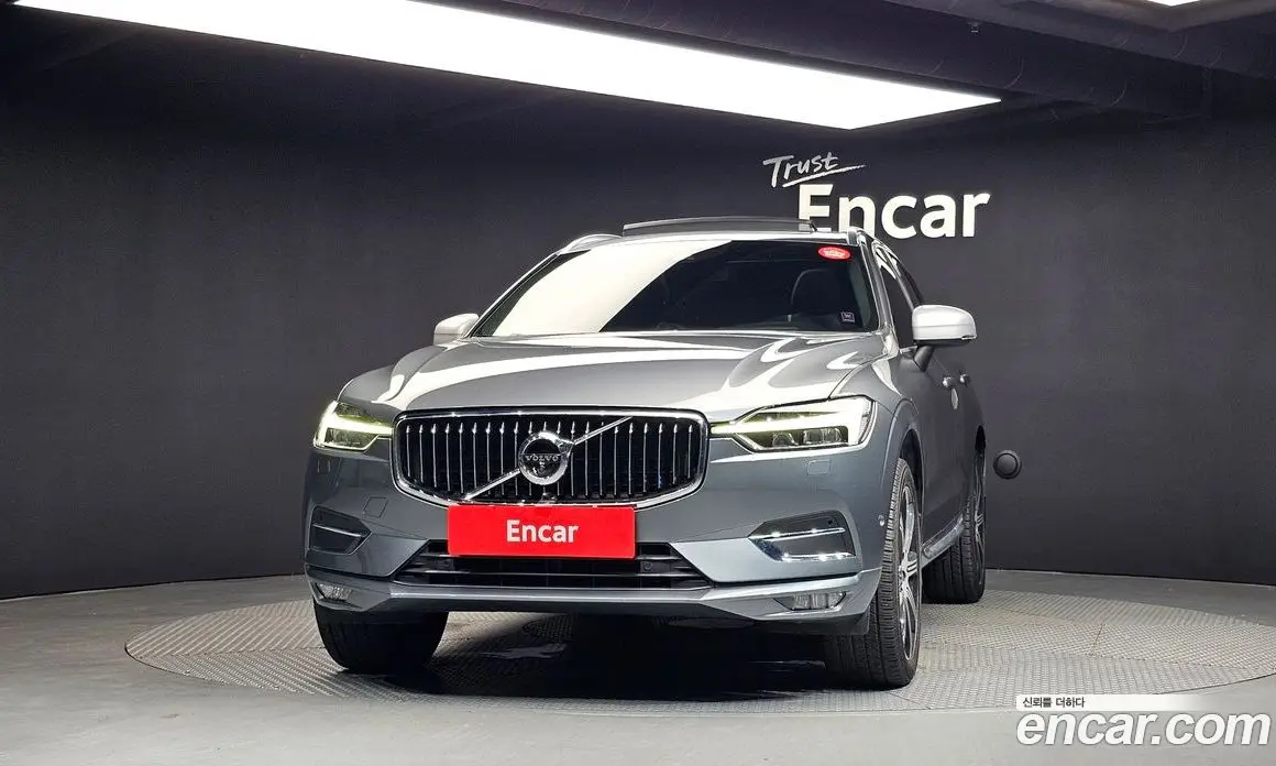 Volvo XC60 2018 2.0 автомат (гидро), фото 3
