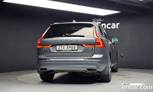 Volvo XC60 2018 2.0 автомат (гидро), миниатюра 4
