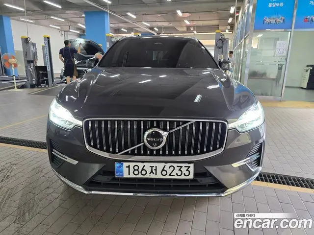 Volvo XC60 2023 2.0 автомат (гидро), миниатюра 2