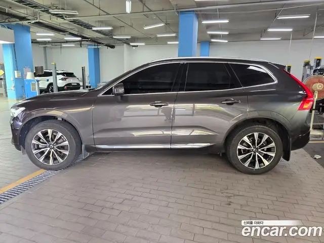 Volvo XC60 2023 2.0 автомат (гидро), миниатюра 4