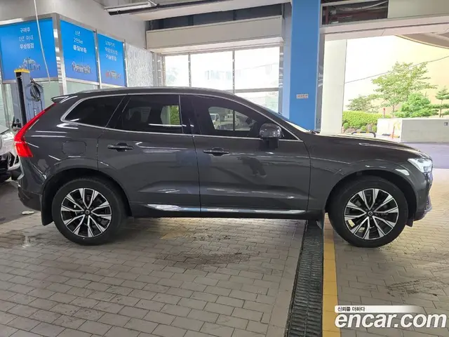 Volvo XC60 2023 2.0 автомат (гидро), миниатюра 5