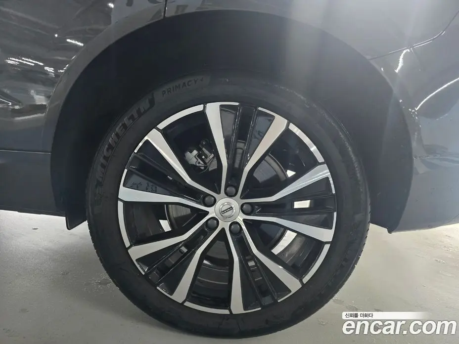 Volvo XC60 2025 2.0 автомат (гидро), фото 11