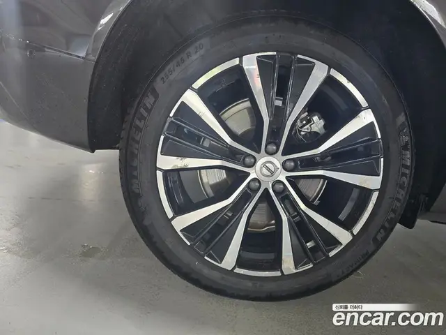 Volvo XC60 2025 2.0 автомат (гидро), миниатюра 12