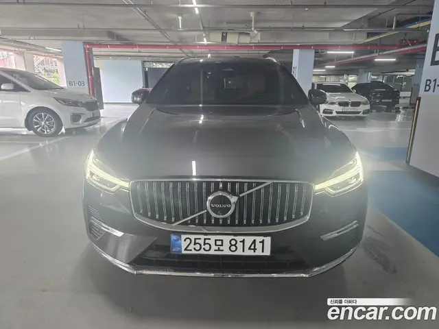 Volvo XC60 2025 2.0 автомат (гидро), миниатюра 3
