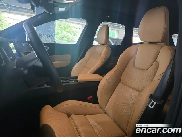 Volvo XC60 2025 2.0 автомат (гидро), миниатюра 6