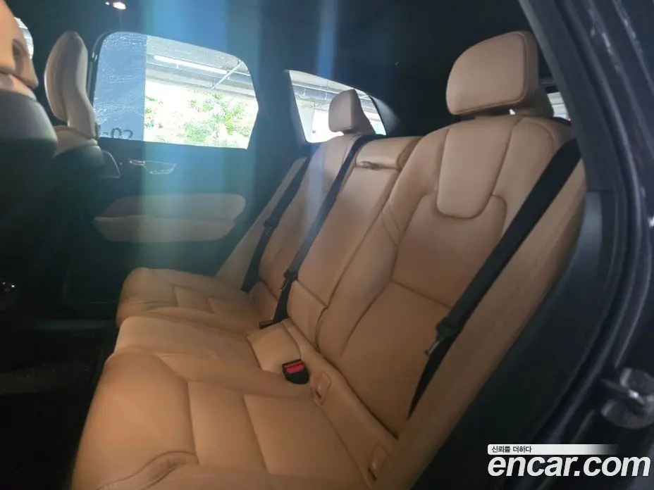 Volvo XC60 2025 2.0 автомат (гидро), фото 7