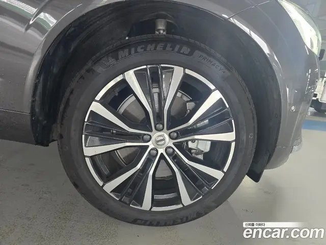 Volvo XC60 2025 2.0 автомат (гидро), миниатюра 9