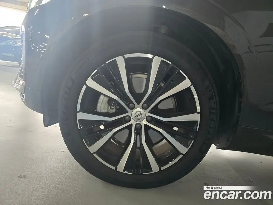 Volvo XC60 2025 2.0 автомат (гидро), фото 10