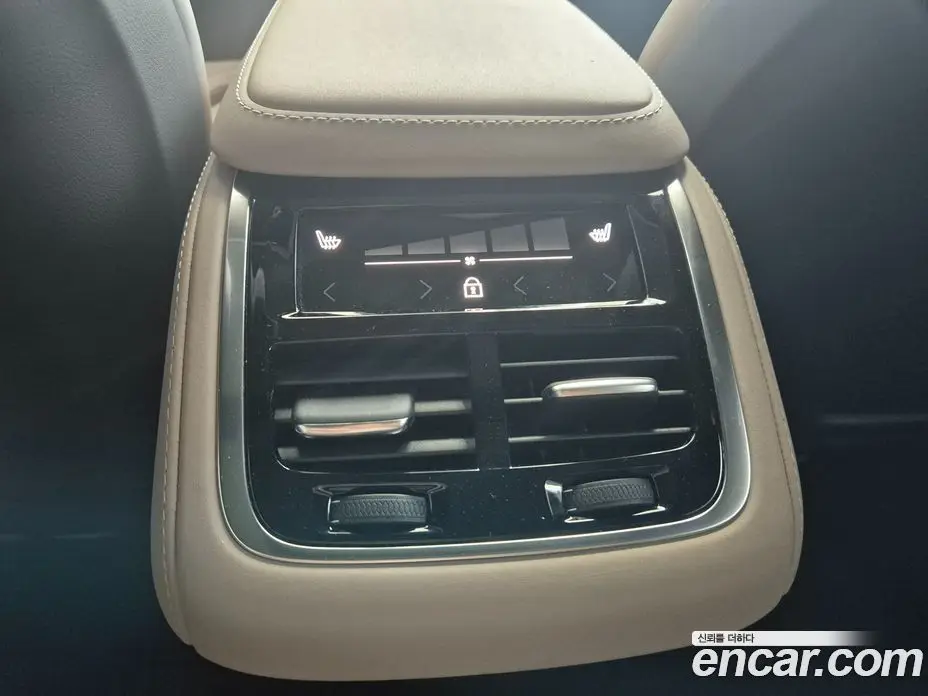 Volvo XC90 2025 2.0 автомат (гидро), фото 19