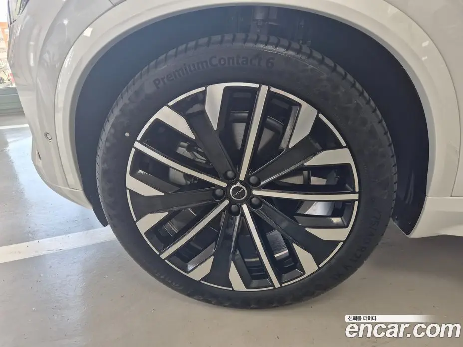 Volvo XC90 2025 2.0 автомат (гидро), фото 5