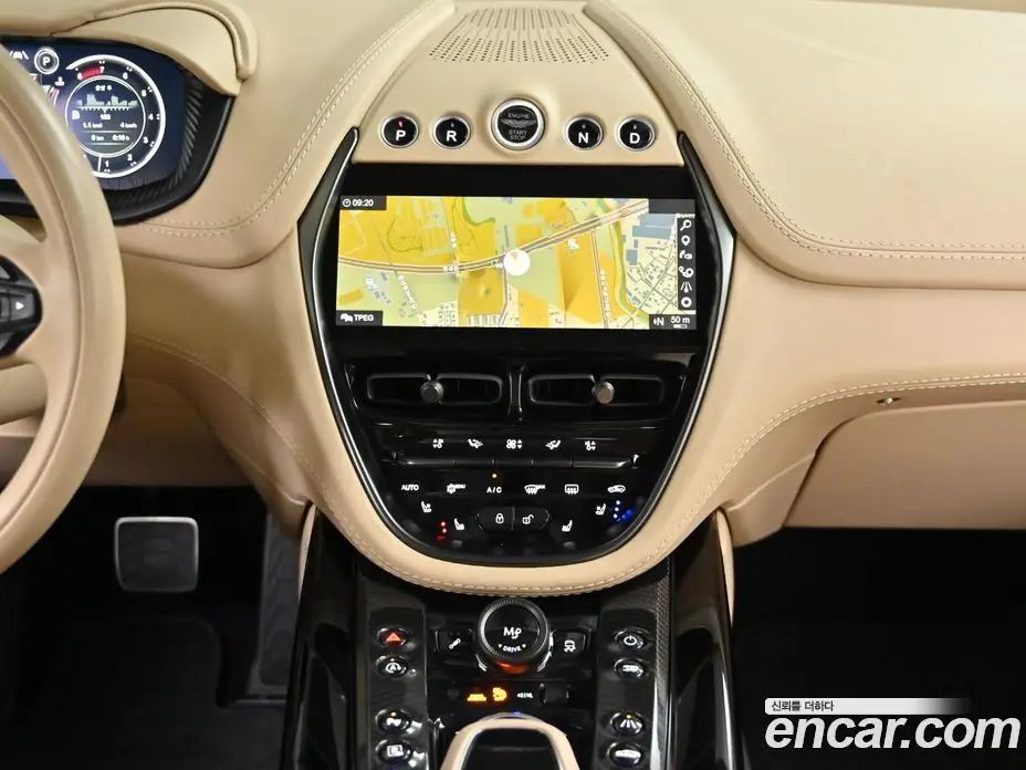 Aston Martin DBX 2023 4.0 автомат (гидро), фото 14