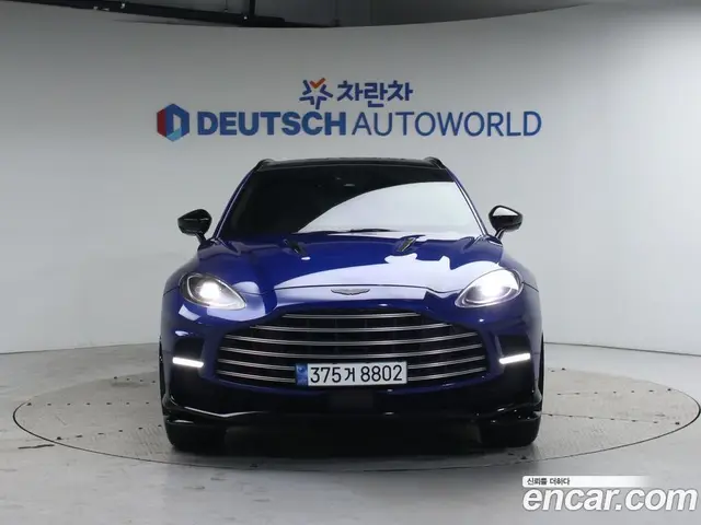 Aston Martin DBX 2023 4.0 автомат (гидро), миниатюра 3