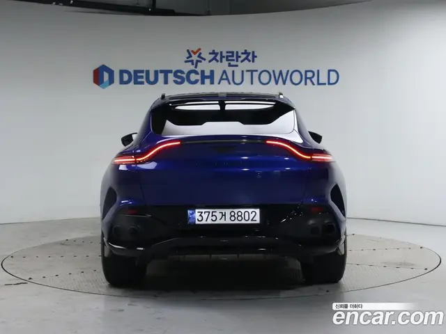 Aston Martin DBX 2023 4.0 автомат (гидро), миниатюра 4