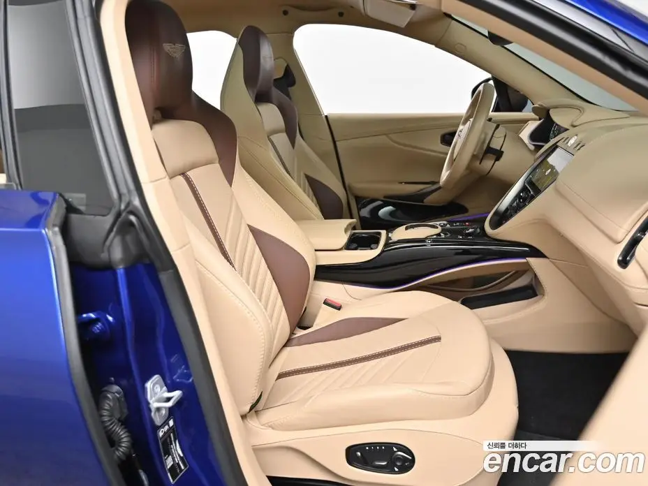 Aston Martin DBX 2023 4.0 автомат (гидро), фото 10