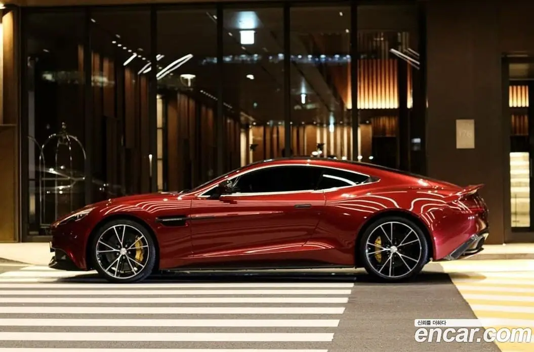 Aston Martin Vanquish 2016 5.9 автомат (гидро), фото 18