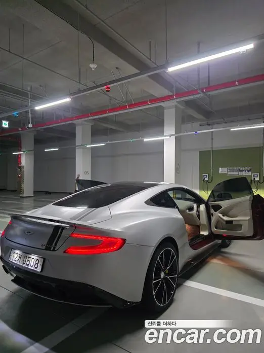 Aston Martin Vanquish 2016 5.9 автомат (гидро), миниатюра 3