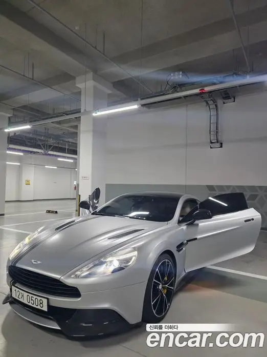 Aston Martin Vanquish 2016 5.9 автомат (гидро), миниатюра 4