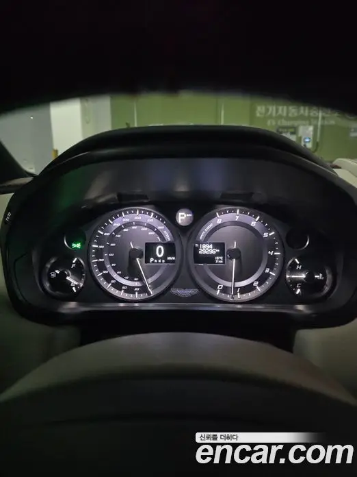 Aston Martin Vanquish 2016 5.9 автомат (гидро), миниатюра 8