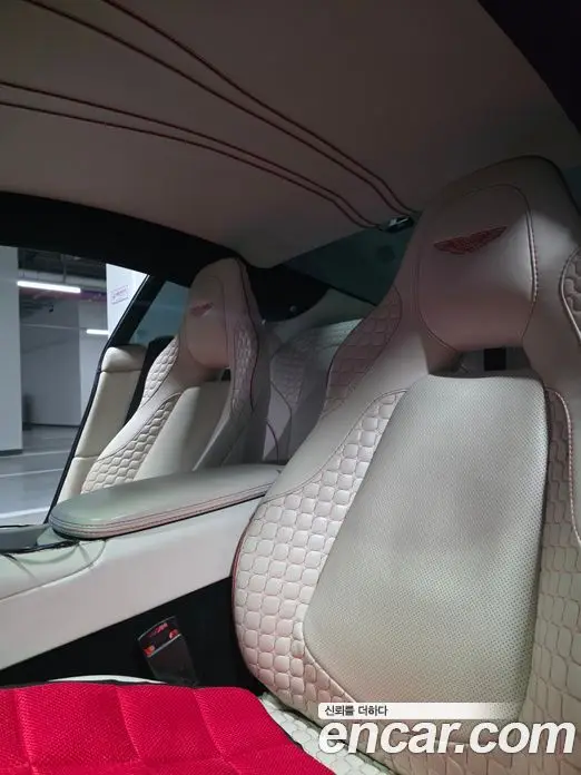 Aston Martin Vanquish 2016 5.9 автомат (гидро), миниатюра 10