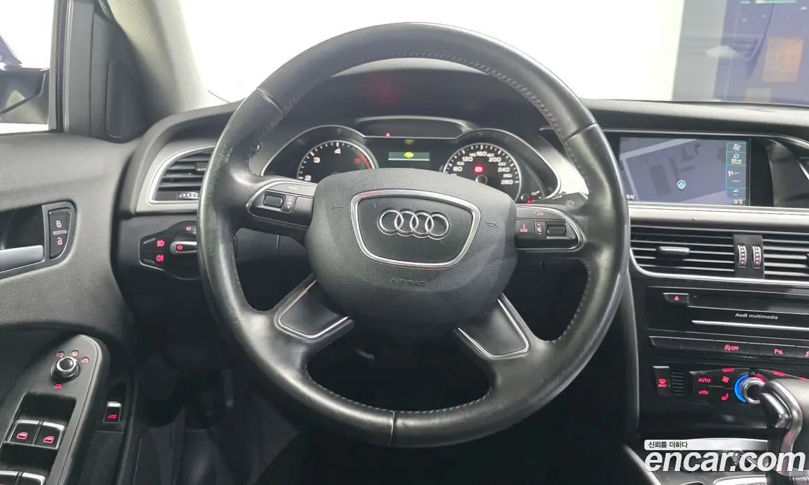 Audi A4 2012 2.0 автомат (гидро), фото 13