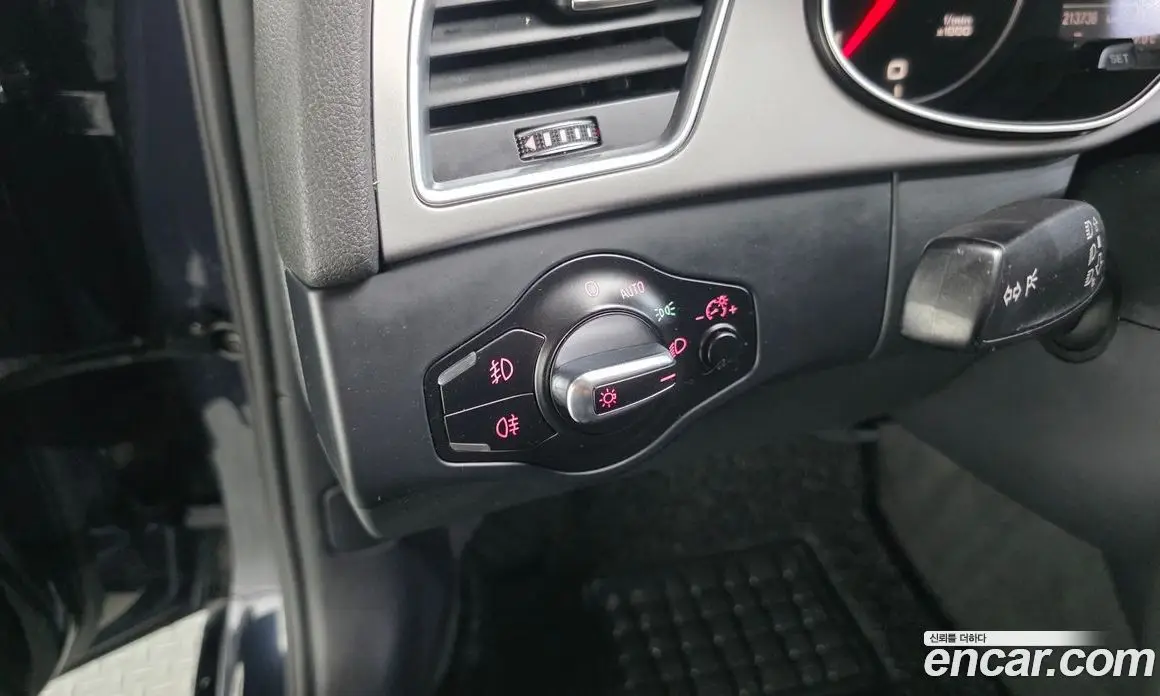 Audi A4 2012 2.0 автомат (гидро), фото 16
