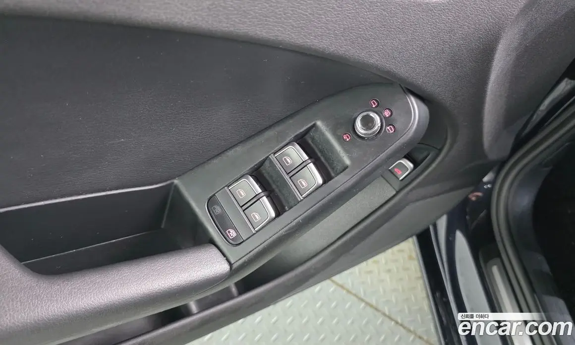 Audi A4 2012 2.0 автомат (гидро), фото 17