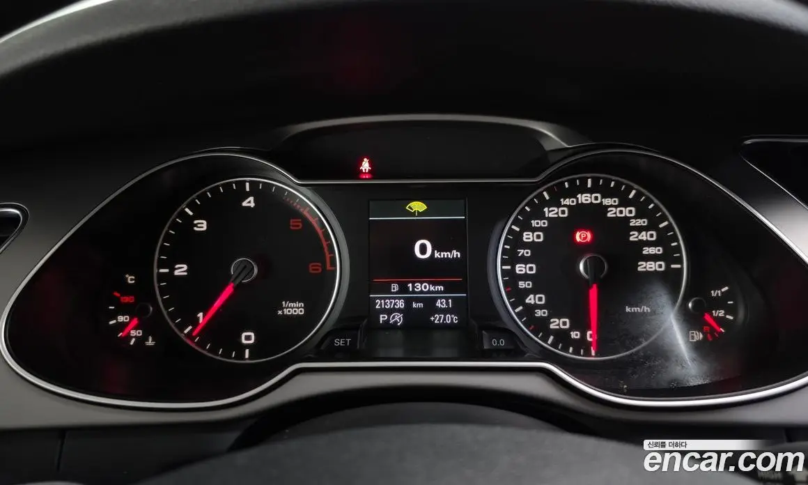 Audi A4 2012 2.0 автомат (гидро), фото 8