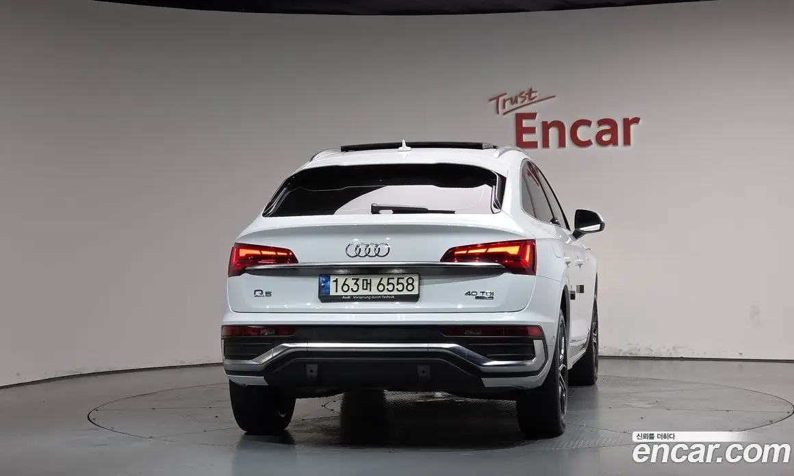 Audi Q5 2021 2.0 автомат (гидро), фото 3