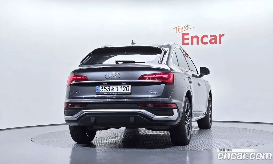 Audi Q5 2022 2.0 автомат (гидро), фото 4