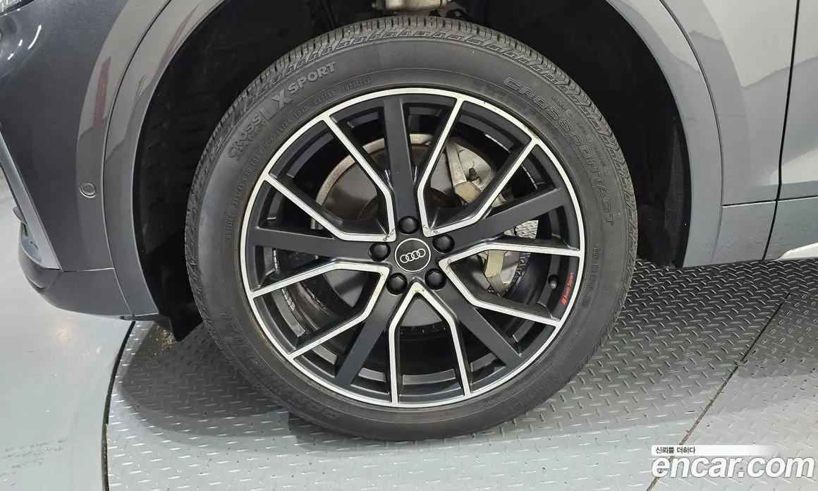Audi Q5 2022 2.0 автомат (гидро), фото 5