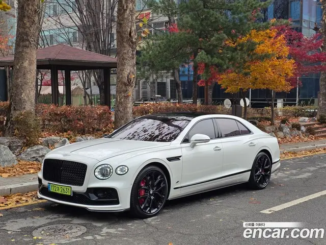 Bentley Flying Spur, 2023, 16 000 км