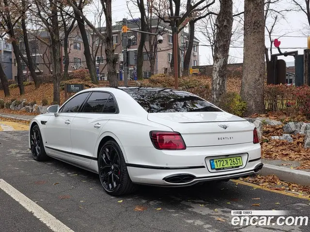 Bentley Flying Spur 2023 4.0 автомат (гидро), миниатюра 2
