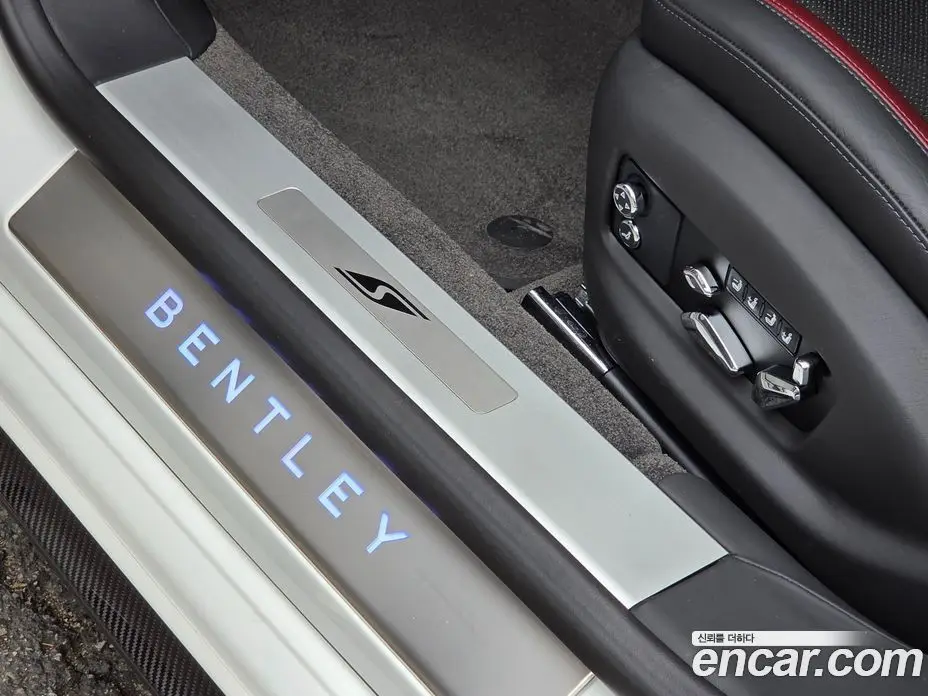 Bentley Flying Spur 2023 4.0 автомат (гидро), фото 17