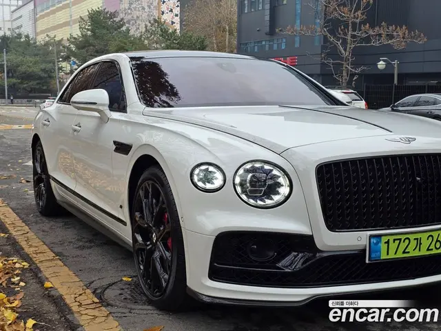 Bentley Flying Spur 2023 4.0 автомат (гидро), миниатюра 3