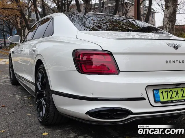 Bentley Flying Spur 2023 4.0 автомат (гидро), миниатюра 4