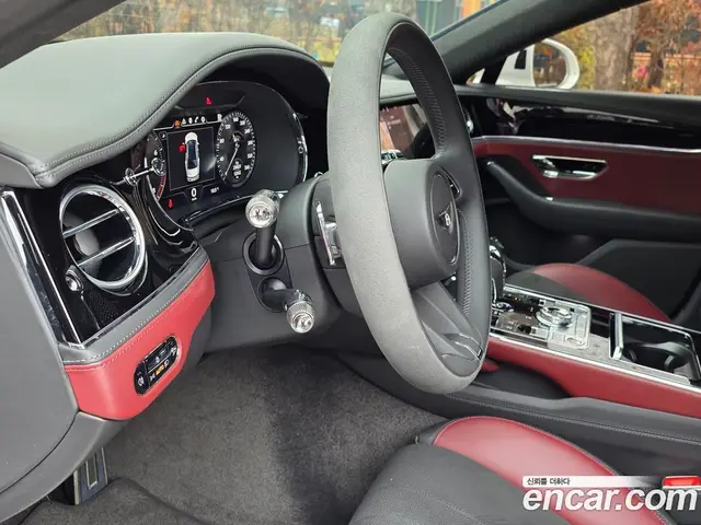 Bentley Flying Spur 2023 4.0 автомат (гидро), миниатюра 8