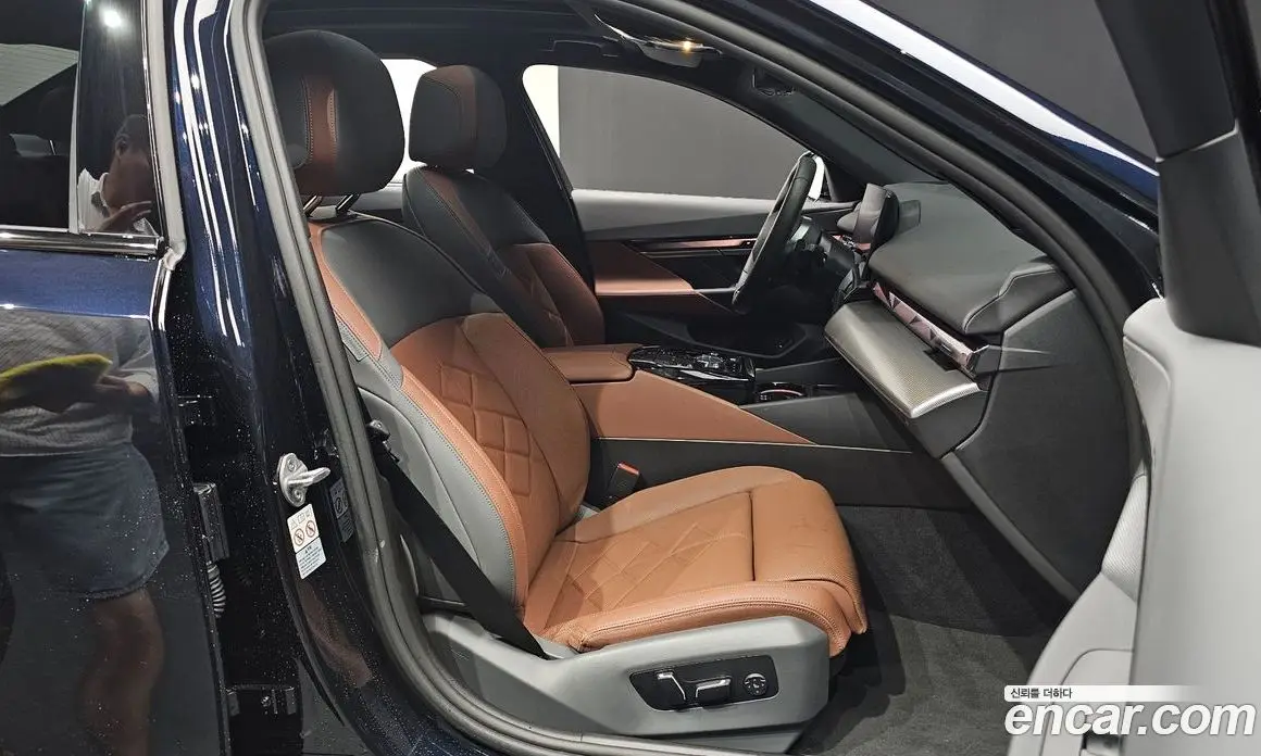 BMW 5 серия 2024 2.0 автомат (гидро), фото 13