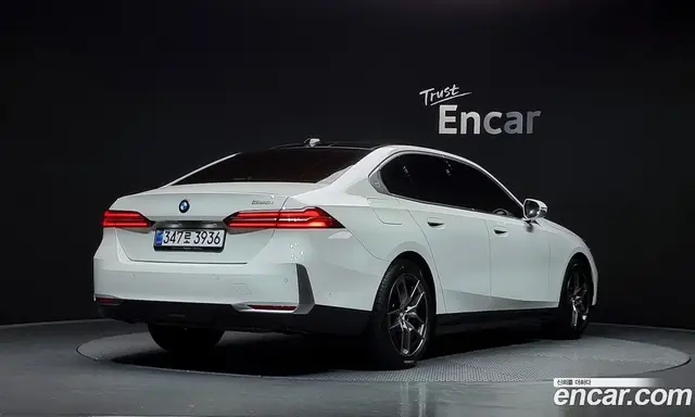 BMW 5 серия 2025 2.0 автомат (гидро), миниатюра 2 BMW 5 серия 2025 2.0 автомат (гидро), миниатюра 2