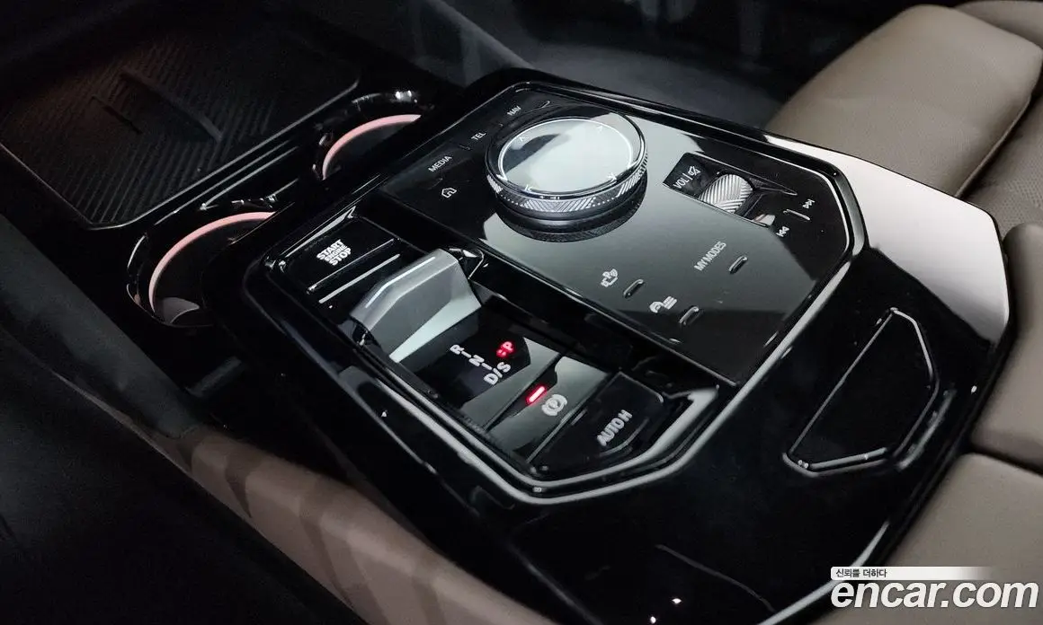 BMW 5 серия 2025 2.0 автомат (гидро), фото 12
