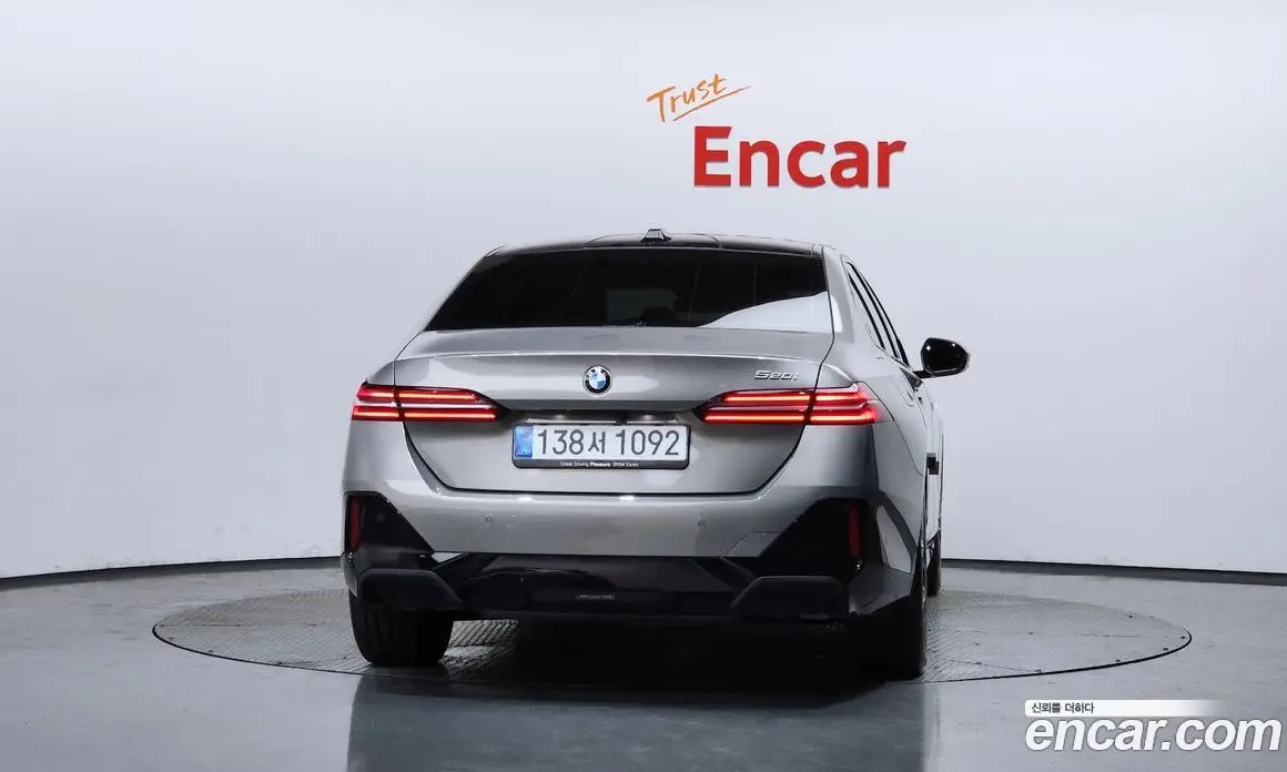 BMW 5 серия 2025 2.0 автомат (гидро), фото 4