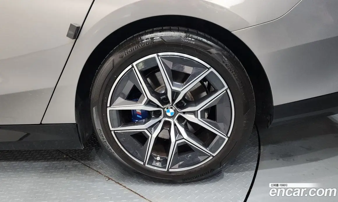 BMW 5 серия 2025 2.0 автомат (гидро), фото 7