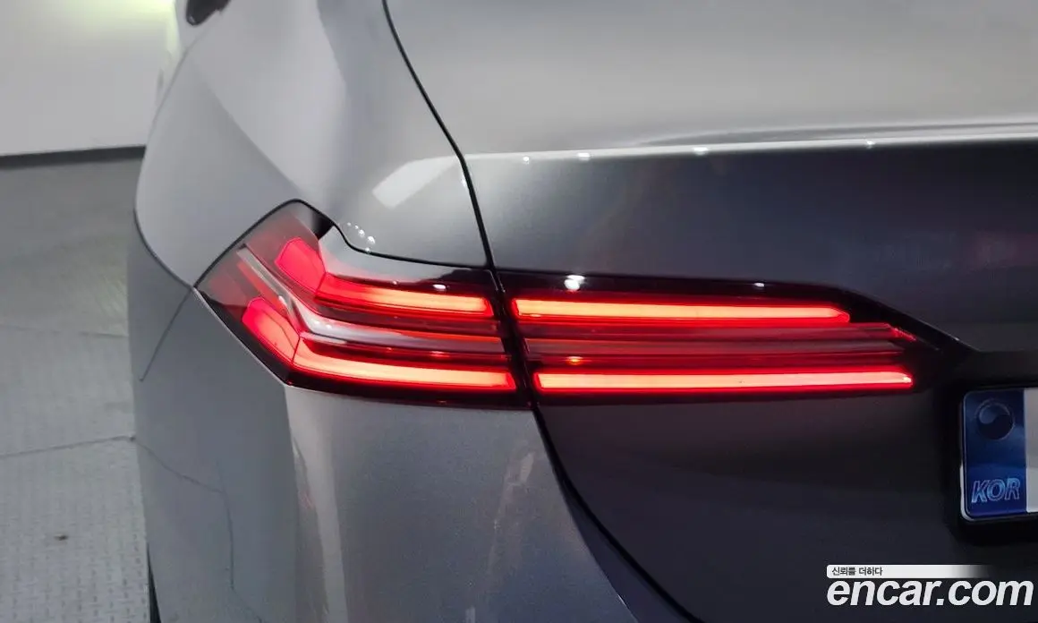 BMW 5 серия 2025 2.0 автомат (гидро), фото 9